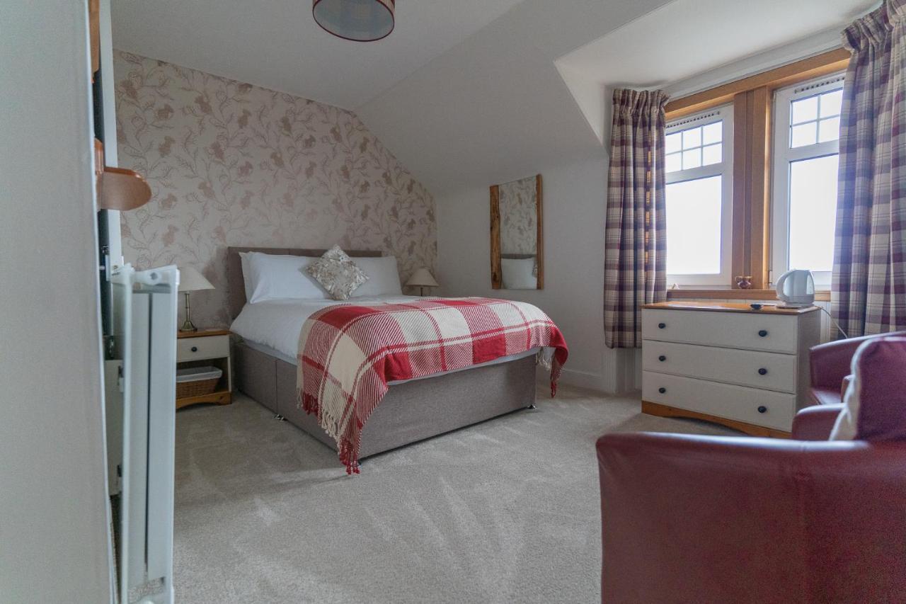 Firtree Bed And Breakfast At Galvelbeg House Crieff Exterior photo